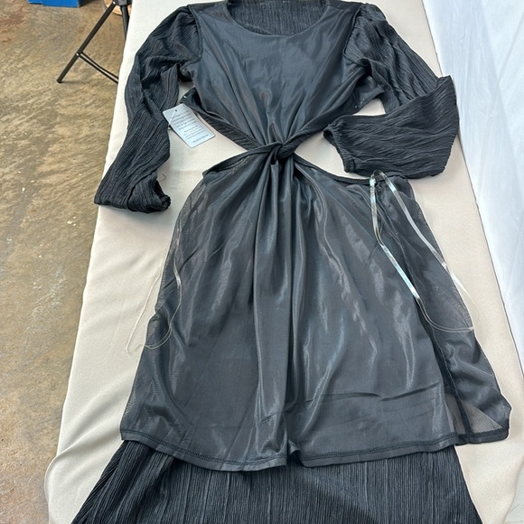 Lush Long Sleeve Twist Front Open Midrift Maxi Dress sz L - Picture 14 of 17